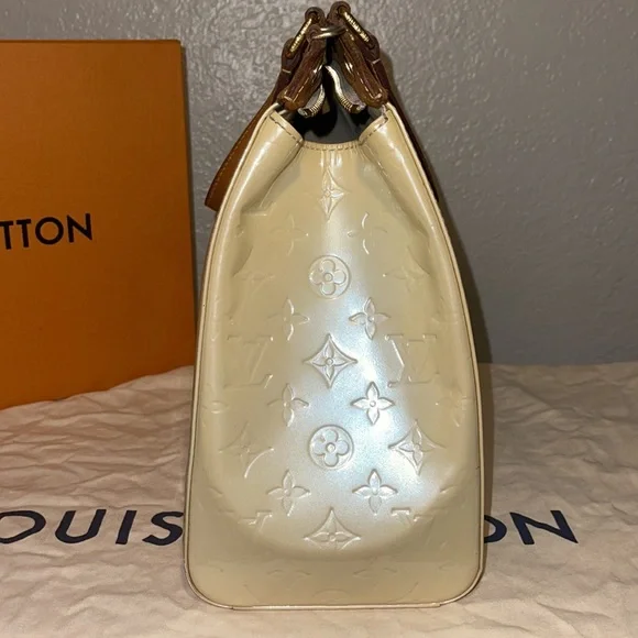 Authentic Louis Vuitton Vernis brea GM cream marshmallow tote everyday bag - Picture 4 of 15